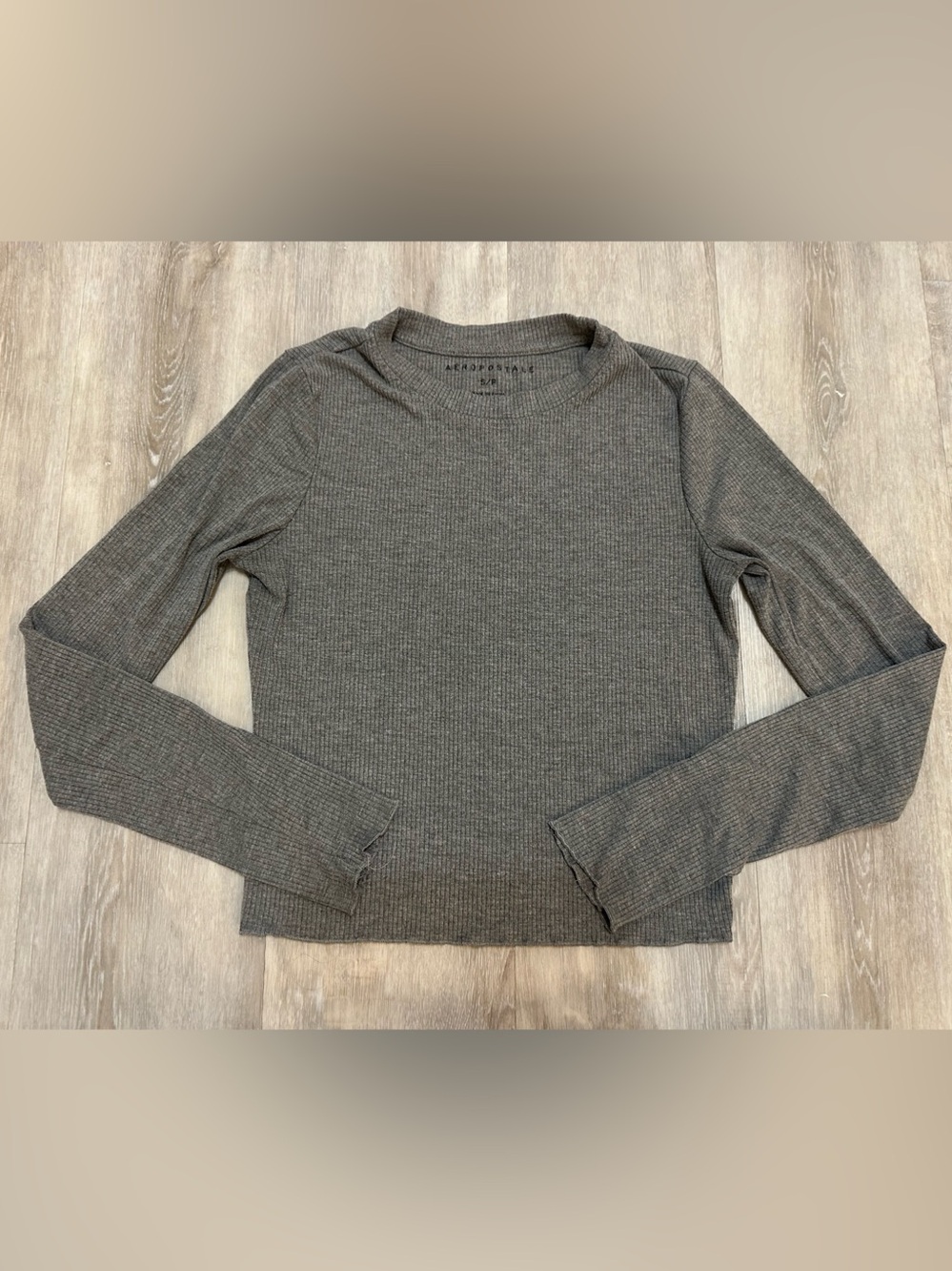 Aeropostale Long Sleeve Top in Gray Size Small